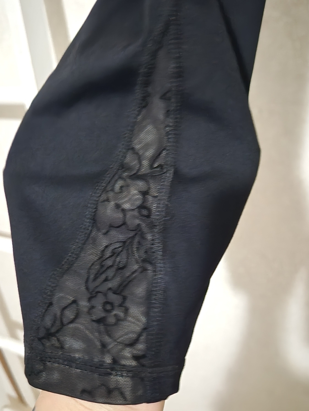 torrid Black Active Leggings with Floral Printed ...size:3 - Picture 4 of 13